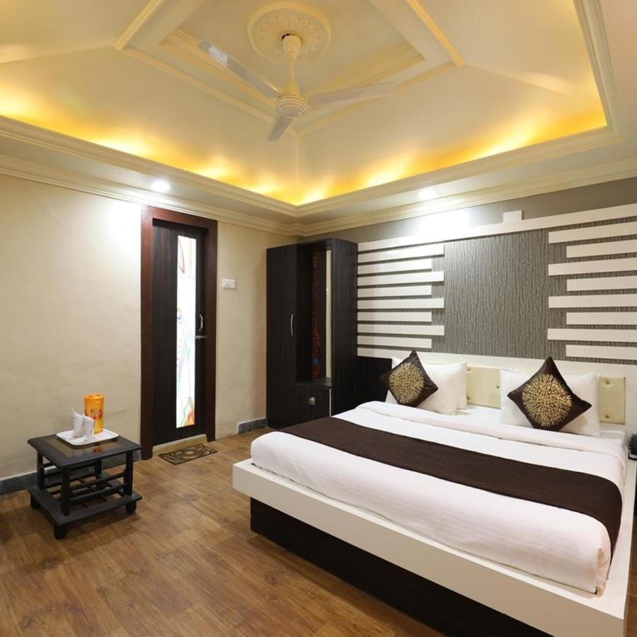 Hotel Loyal Residency จัมนาการ์ ภายนอก รูปภาพ