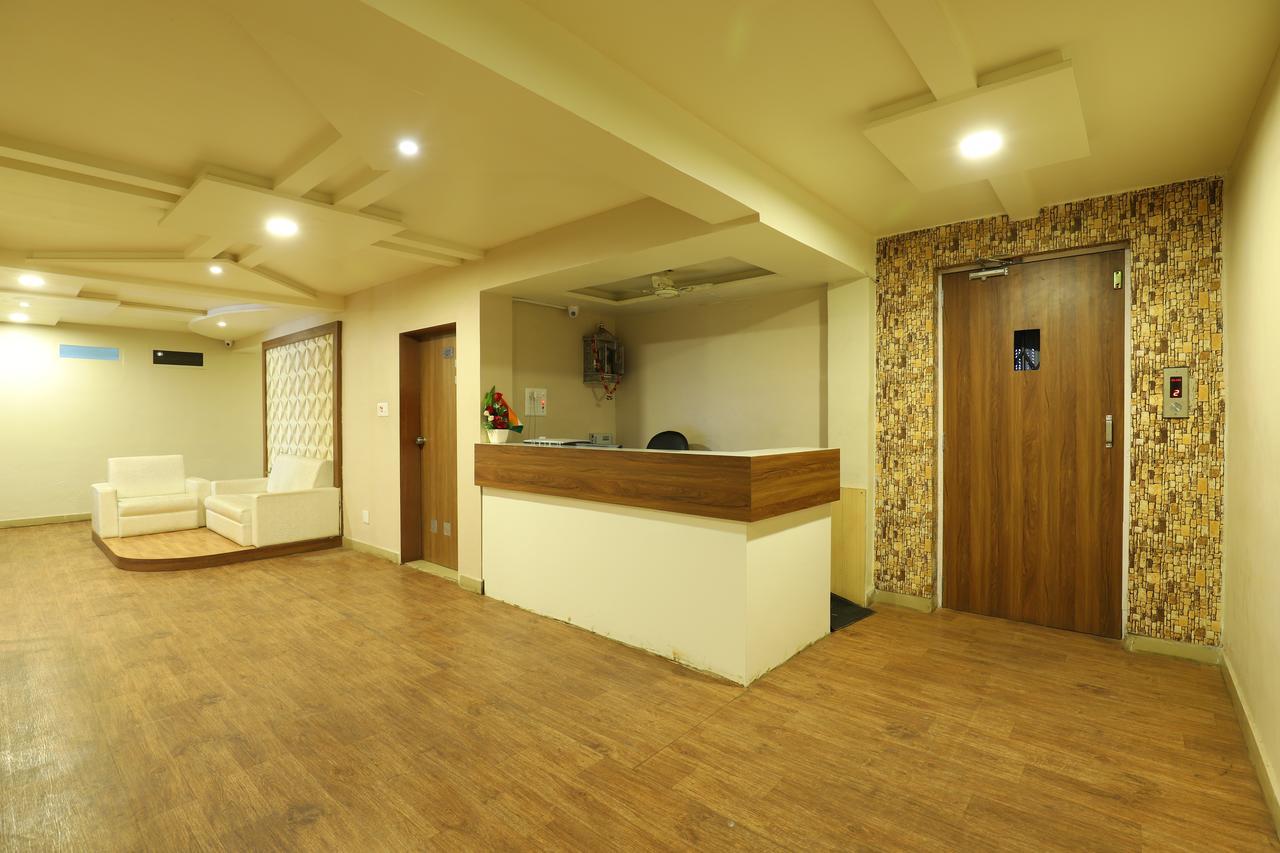 Hotel Loyal Residency จัมนาการ์ ภายนอก รูปภาพ