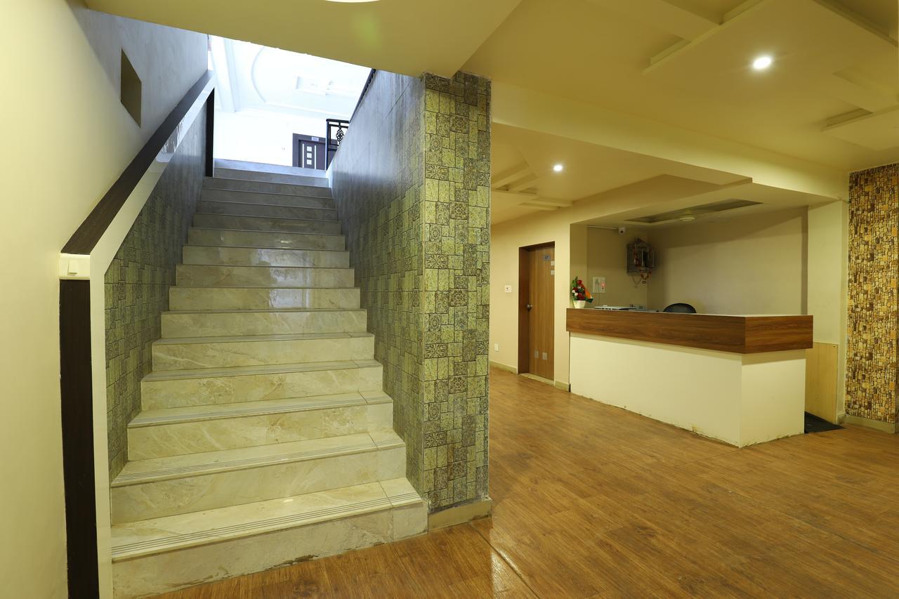 Hotel Loyal Residency จัมนาการ์ ภายนอก รูปภาพ