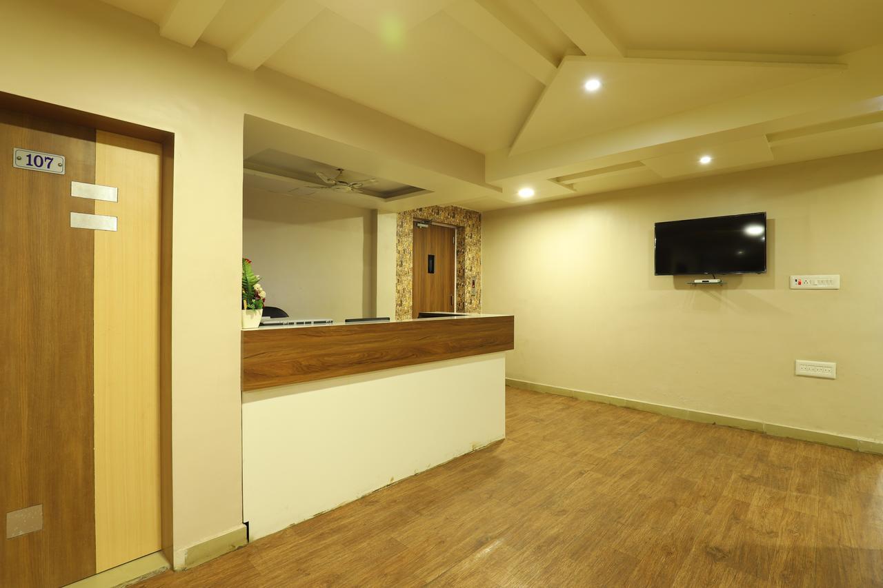 Hotel Loyal Residency จัมนาการ์ ภายนอก รูปภาพ